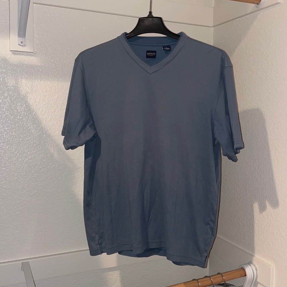Arrow Blue v-neck Tee